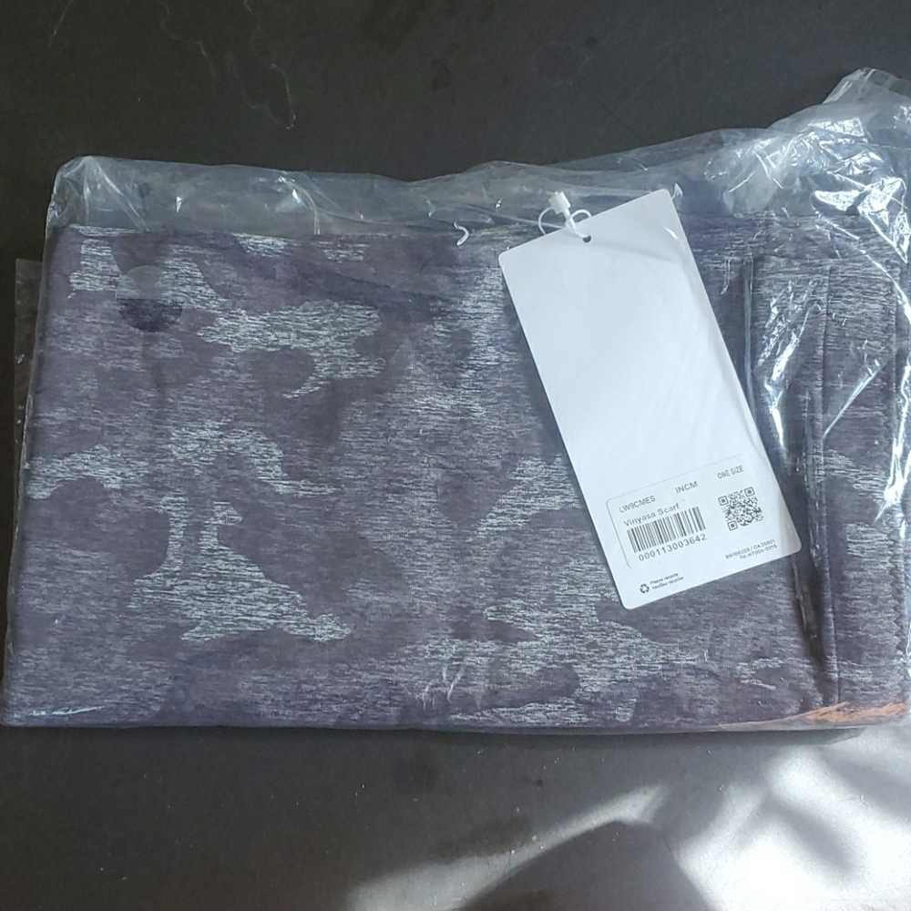 Lululemon Vinyasa scarf camo